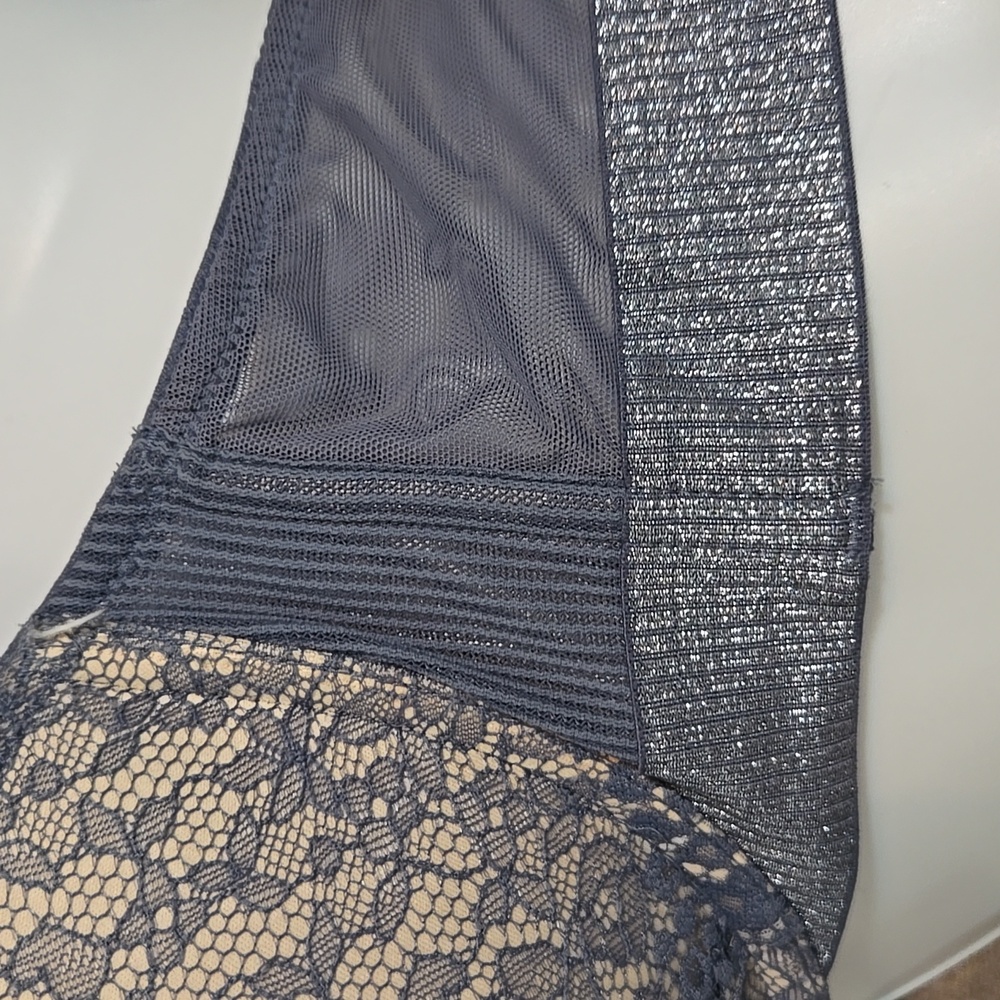 VICTORIA'S SECRET PUSH UP Gray Lace Underwire Bra 36C NWOT - Picture 2 of 3